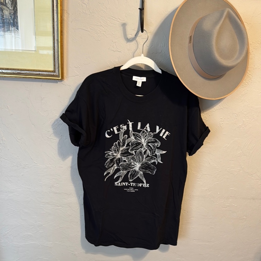 Topshop Women’s Black Short Sleeve graphic Tee, size large